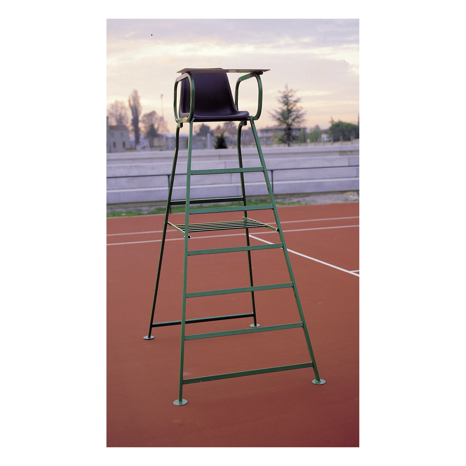 ART 3325  TENNIS REFEREE CHAIR